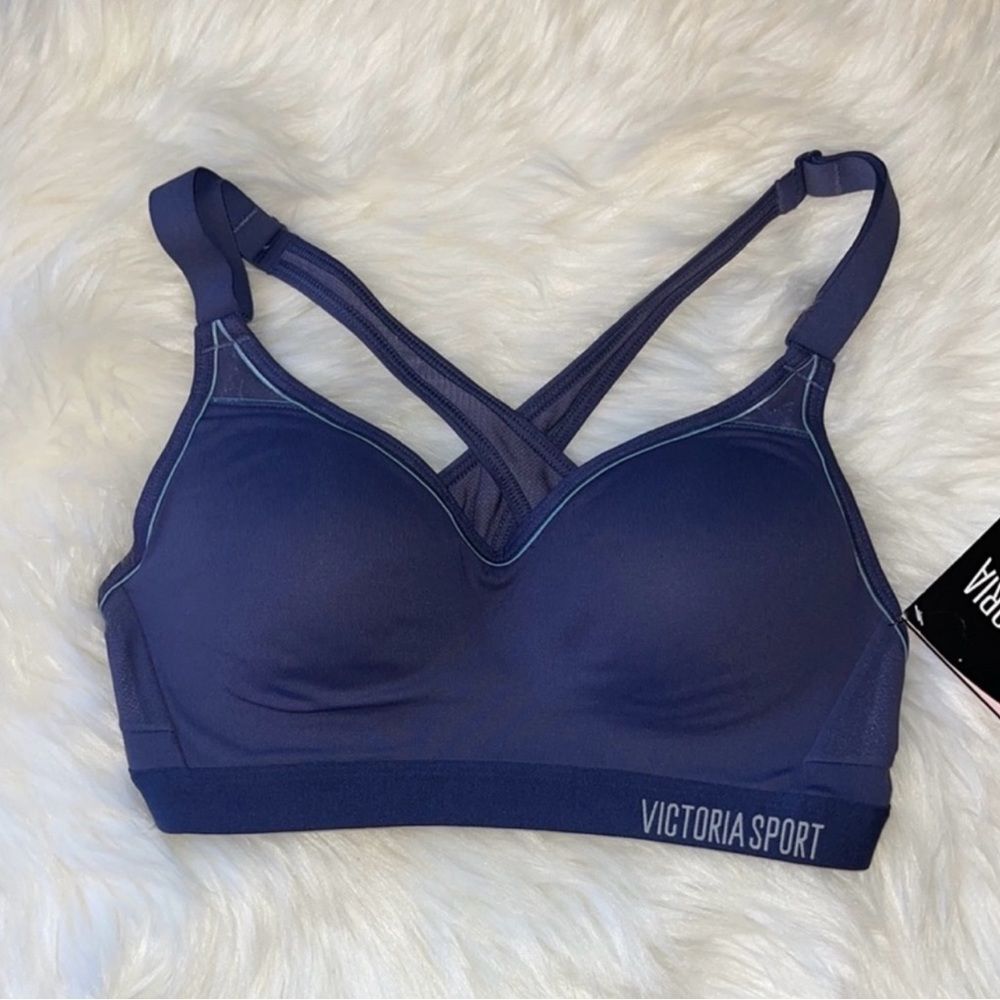 Victoria’s Secret Incredibly Sport Bra Maximum Support Underwire. Size 32B.NWT